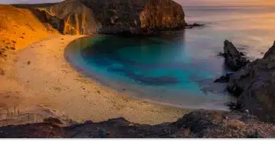 what is the best beach in lanzarote